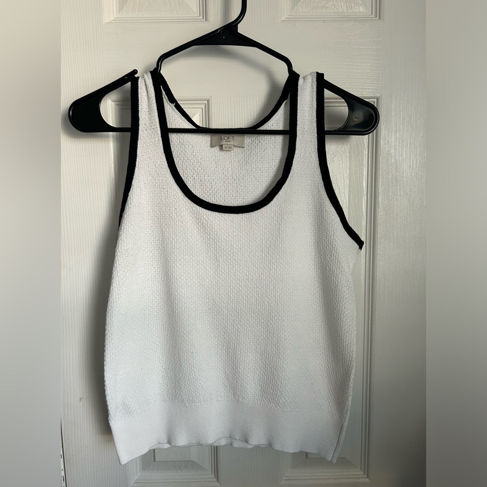 Loft trimmed white tank